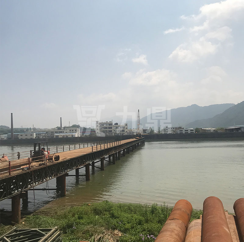 貝雷橋架設后桁架承受的荷載